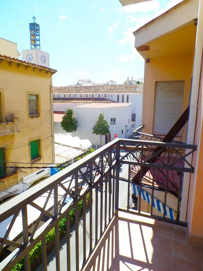Pau Casals Apartment كامبريلس
